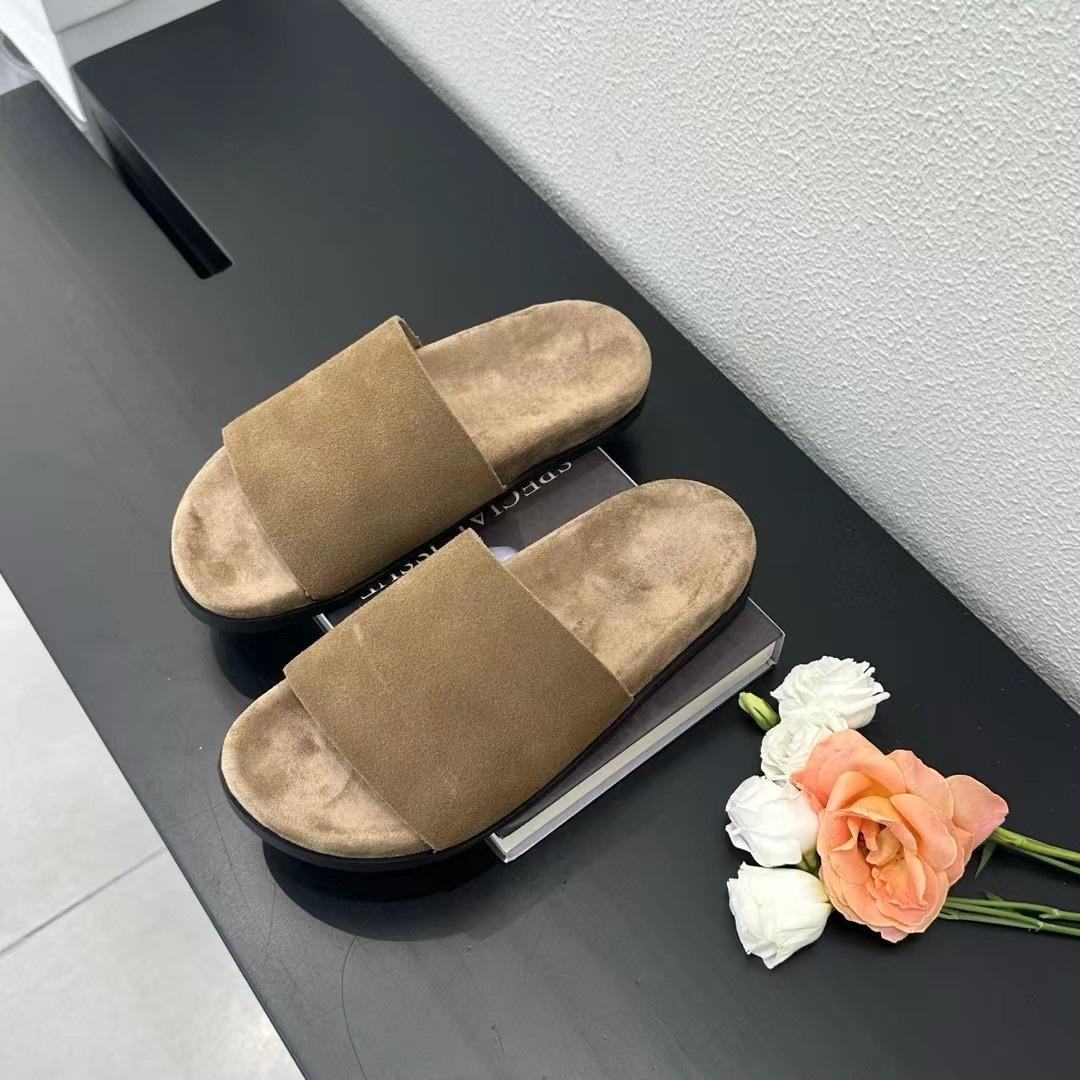 

Retro slippers are worn outside, and the new autumn fashion is very easy to wear. Lazy thick-soled one-word slippers 35