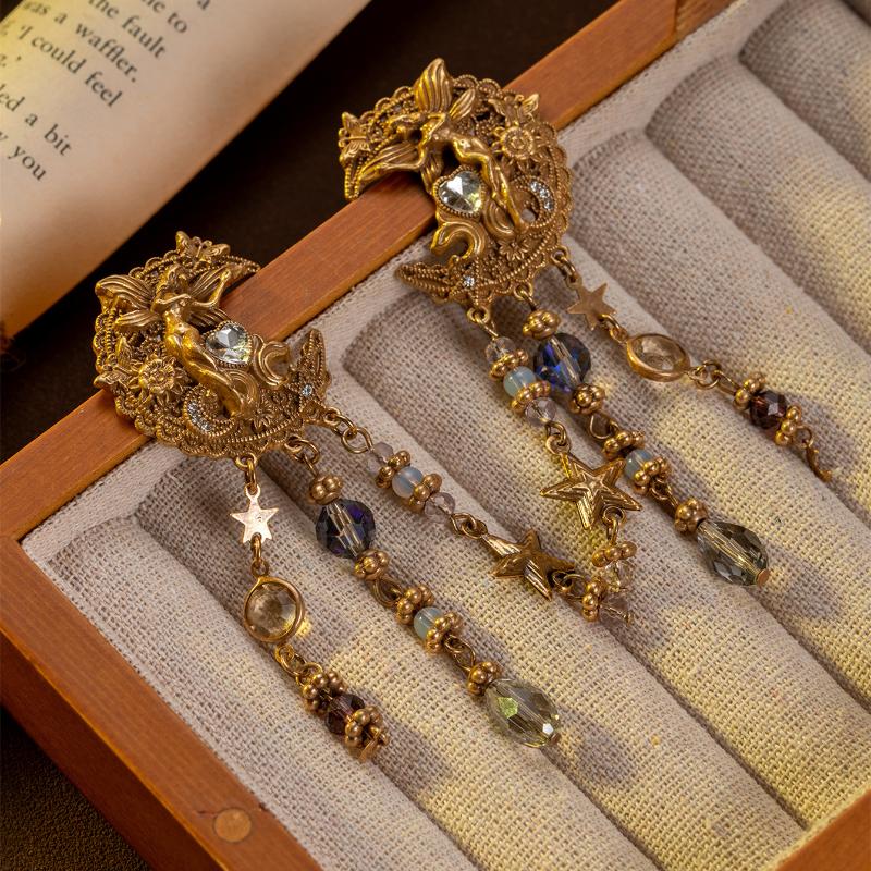 Vintage Multi-Element Heart Star Moon Goddess Portrait Earrings For Women'S Daily Wear Dance Party Accessories Best Gift