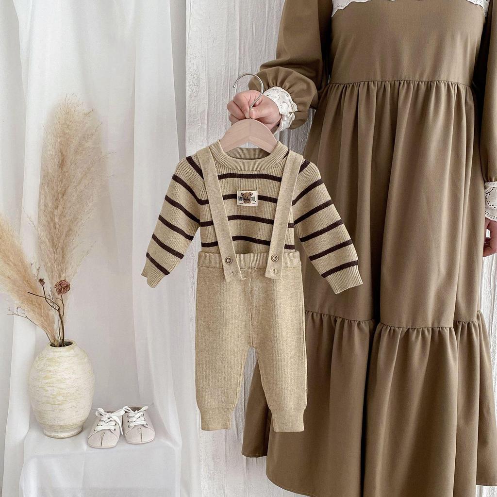 Korean Style Children's Knit Stripe Pullover and Overalls Set for Autumn/Winter