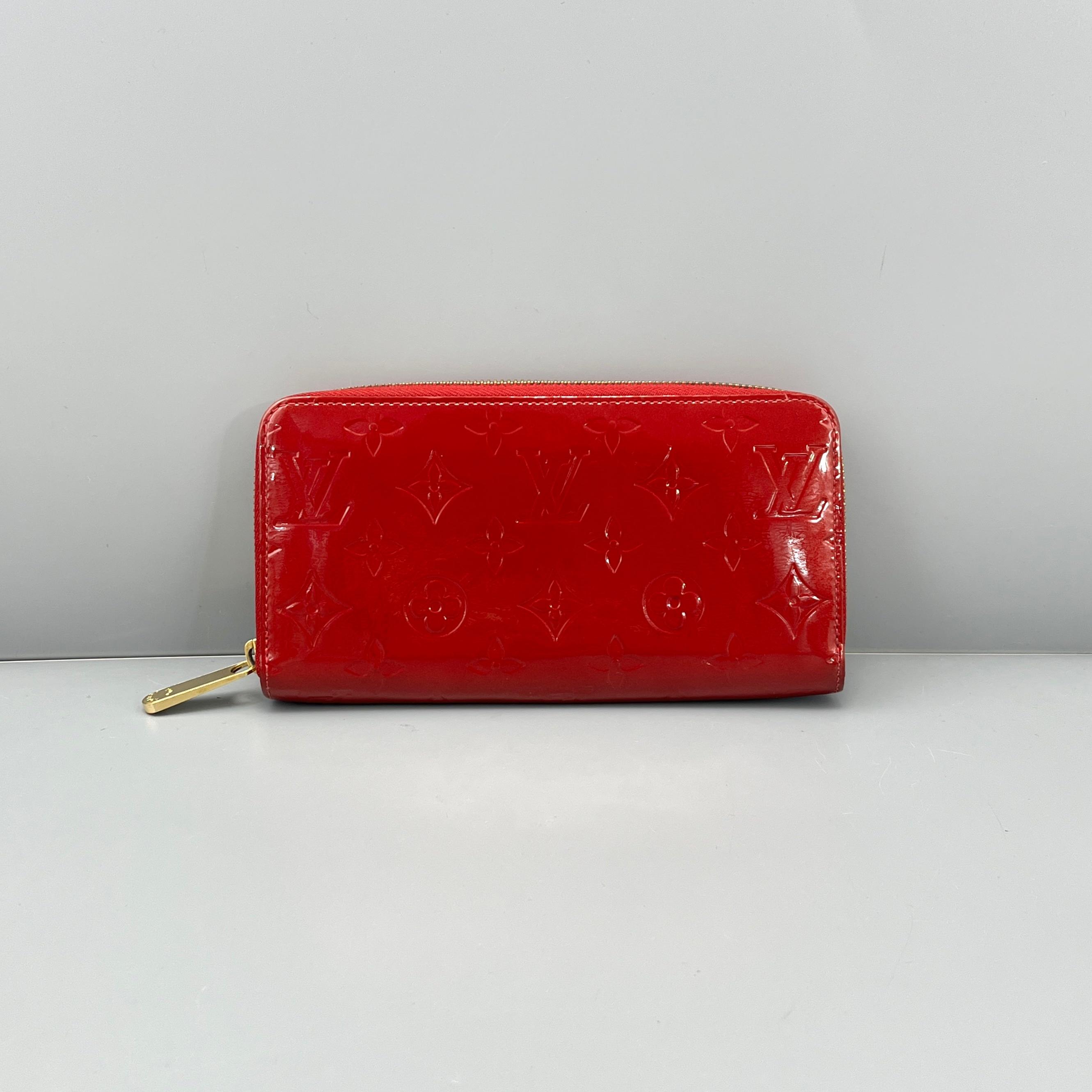 [Pre-Owned] Zippy Leather Wallet - Very Good #1PVMXT1 ONE SIZE