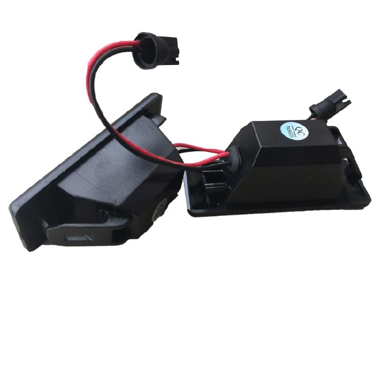 2Pcs Vehicle Rear License Plate LED Light for  X-Trail  Qashqai