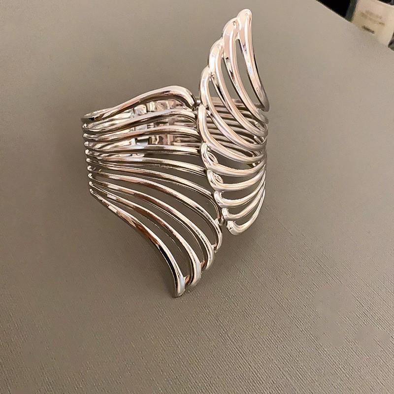 Minimalist Metal Grid Bracelet - European & American Fashion Niche, High-end Style Hand Jewelry