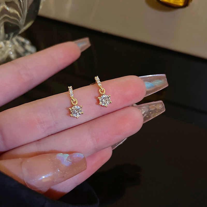 Single Diamond Stud Earrings Women's Niche Light Luxury Fashion High-end Ins Cold Wind Six-claw Flash Diamond Earrings