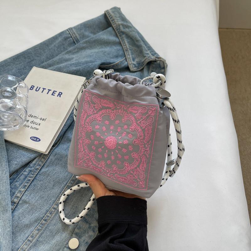 IELGY Simple Embroidered Cloth Bag All-Match Shoulder Messenger Bag