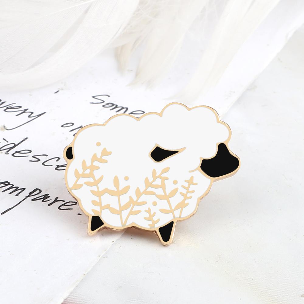 Cartoon Schwarze Ziege Brosche Niedliches Lustiges Tier Schaf Emaille Pins für Kinder Freunde Benutzerdefinierter Modeschmuck Rucksack Reversabzeichen Geschenke