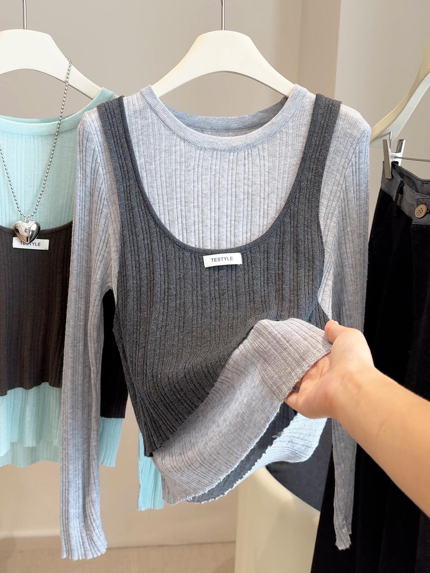 

Женский вязаный свитер с круглым вырезом и колор-блоком - Приталенный, с длинным рукавом, Коллекция начала осени 2025 One Size серый