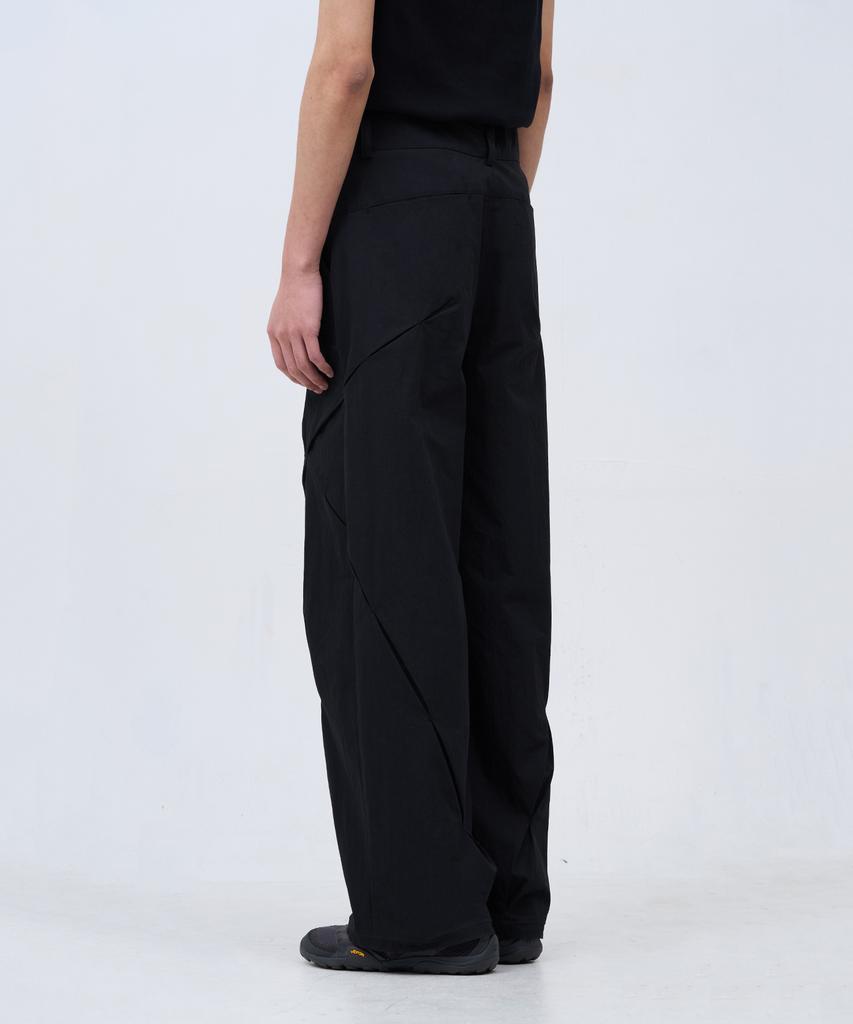 Kasakasa Pleated Curve Pants Black