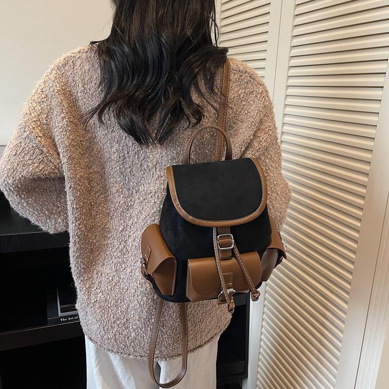 Autumn and Winter Retro Women's Backpack New Commuter Versatile Backpack Fashionable Contrasting Color Going Out Small Schoolbag
