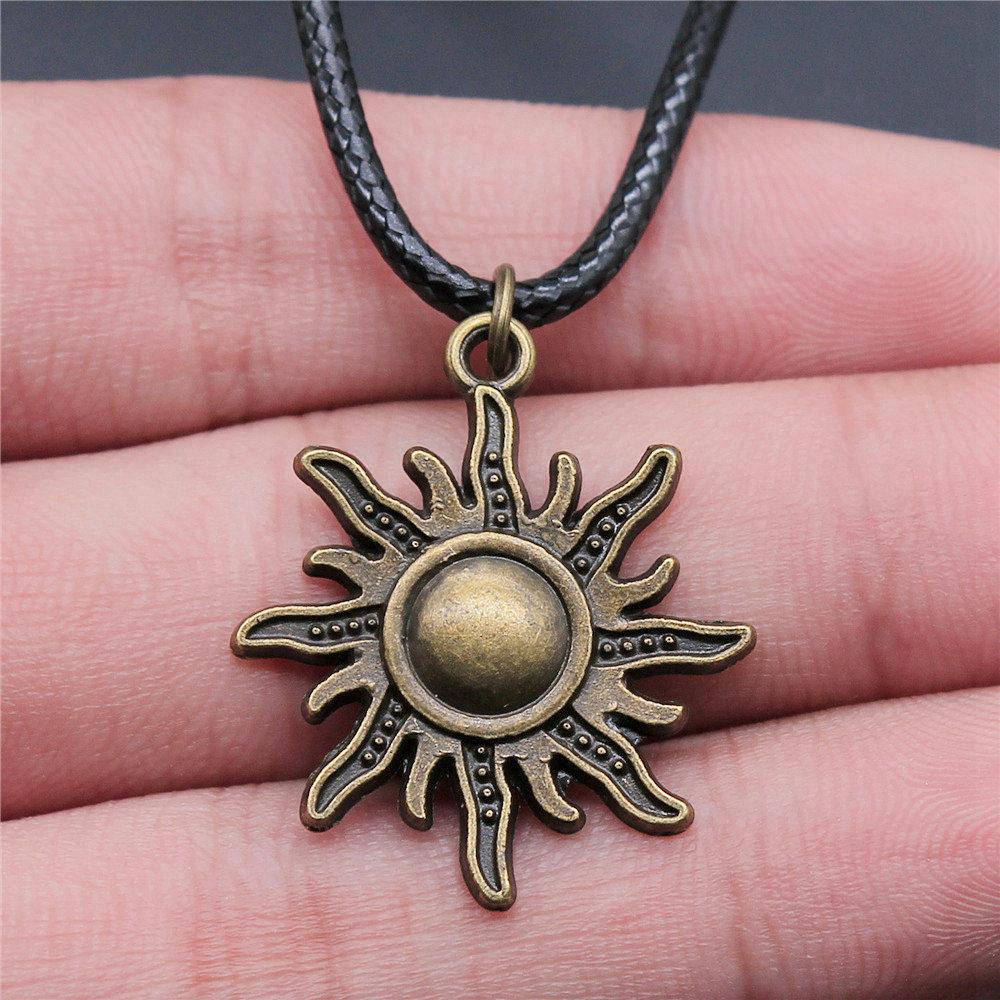 Pěticípá hvězda Slunce Měsíc Pentagram Nebeský přívěsek Starožitný bronzový kov Párový náhrdelník Trendy