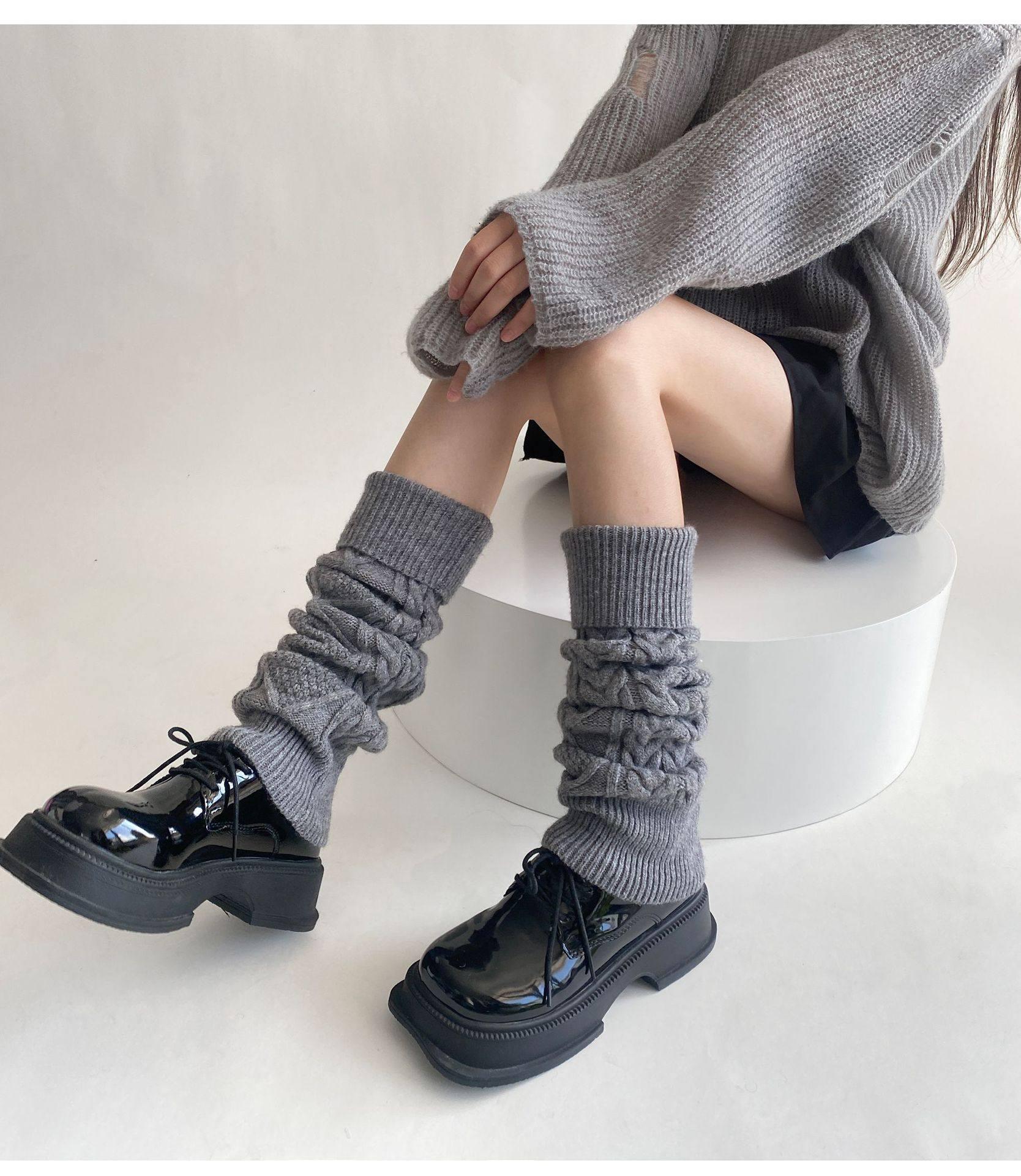 

Khaki Brown Retro Cable Knit Leg Warmers for Women - Thick Wool, Diamond Pattern, Milky White Accents, Perfect for Autumn & Winter. One Size