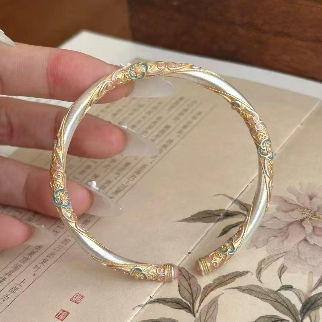 Women s Ethnic Sterling Silver 9999 Bracelet with Gold Inlay, Enamel Blooms, & Four-Leaf Clover Design Sterling Silver 999.9