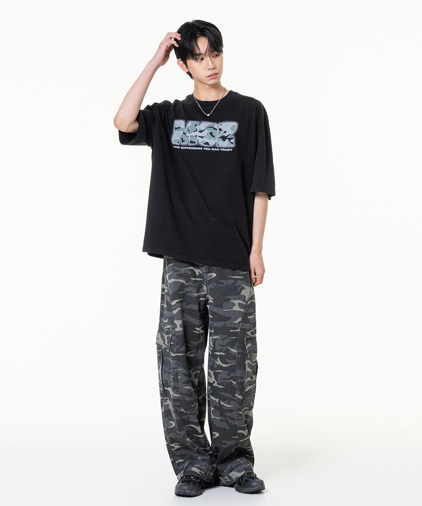 MOZMOZ Camo Logo 2-Type Pigment Short Sleeve T-Shirt Black