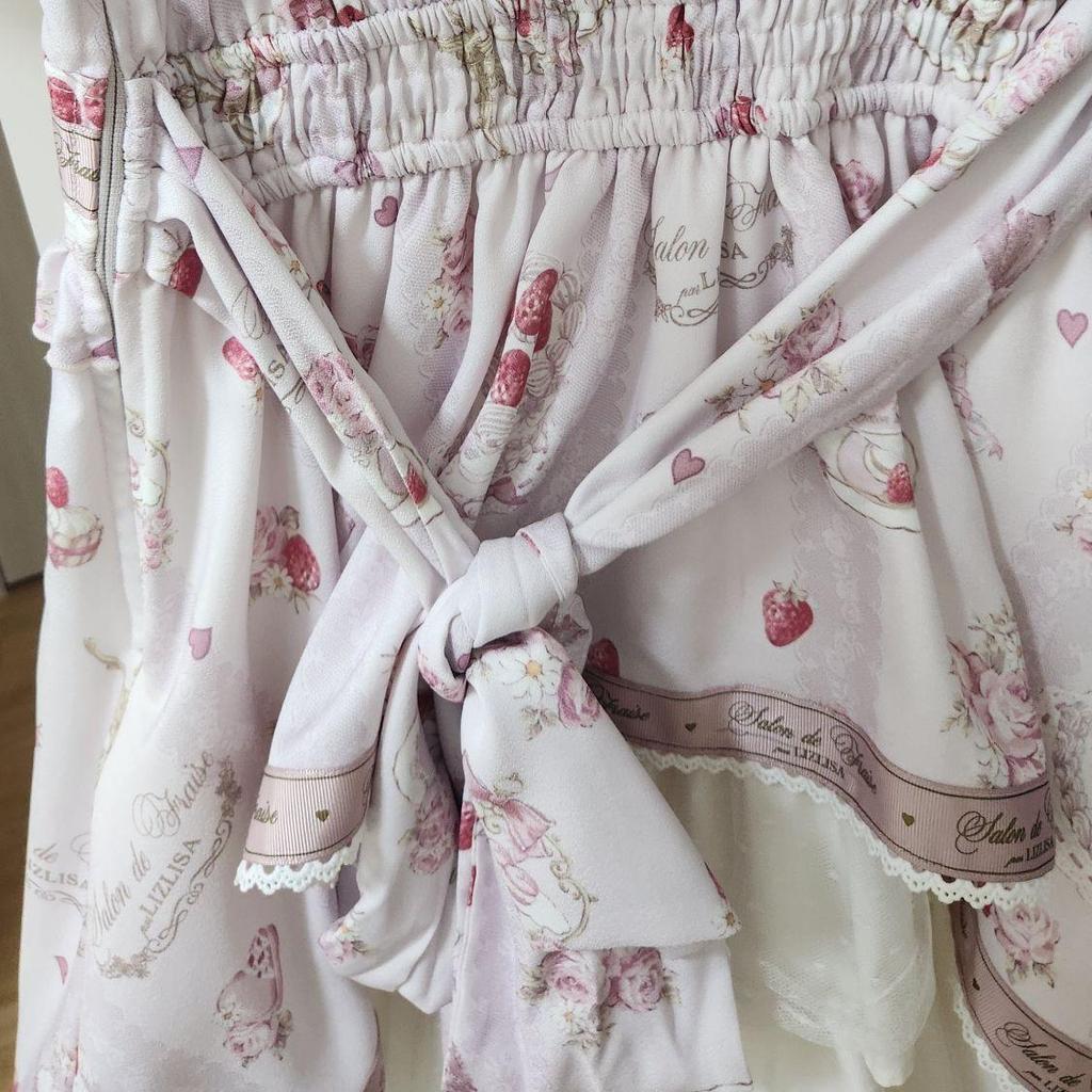 Used LIZLISA Salon de Fraise pattern dress pink Lizlisa