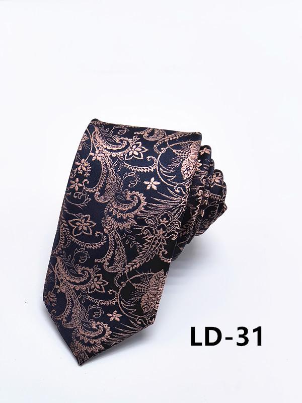 Handmade Paisley Tie for Trendy Gentlemen
