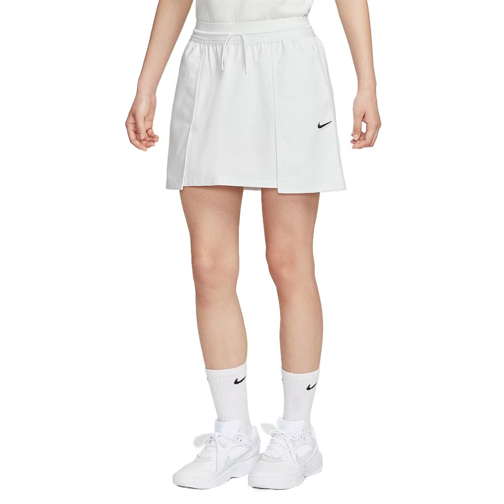 Nike Gonna cargo minimalista alla moda per abbigliamento sportivo da donna IB2035-121