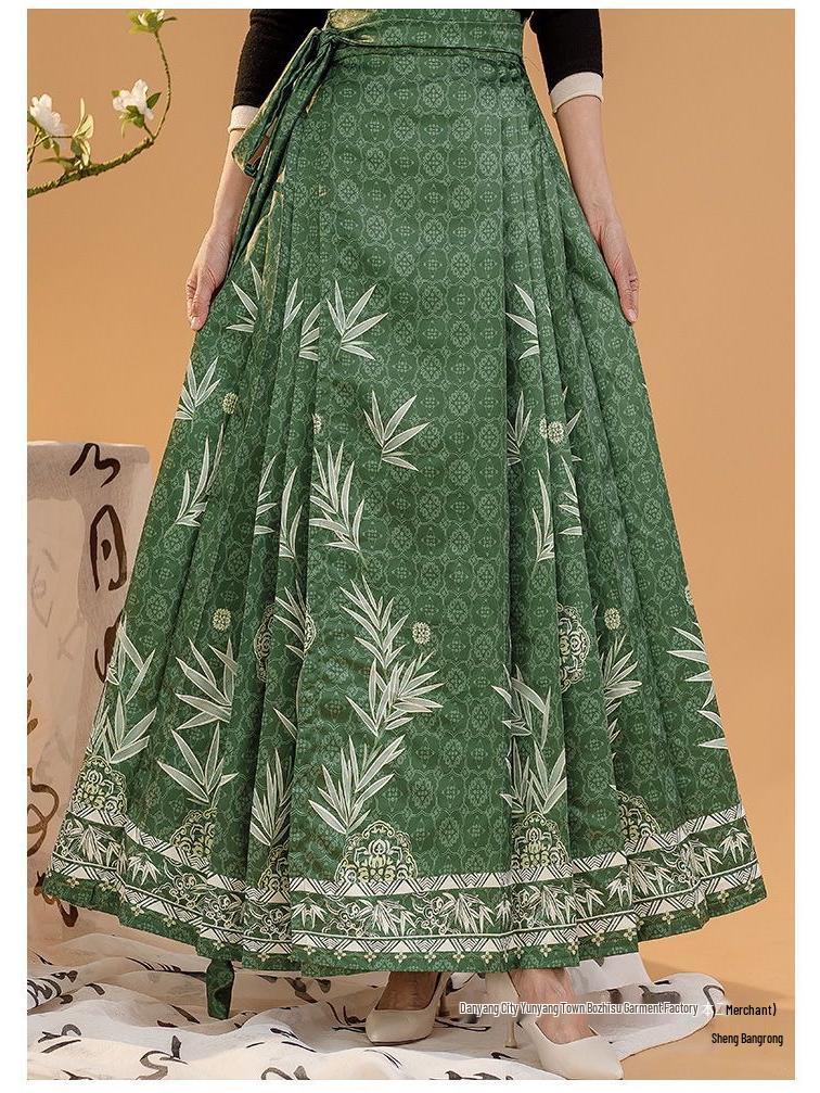 Guofeng Hanfu Set: Green Mamian Skirt & Ming Style Shirt - New Autumn Collection
