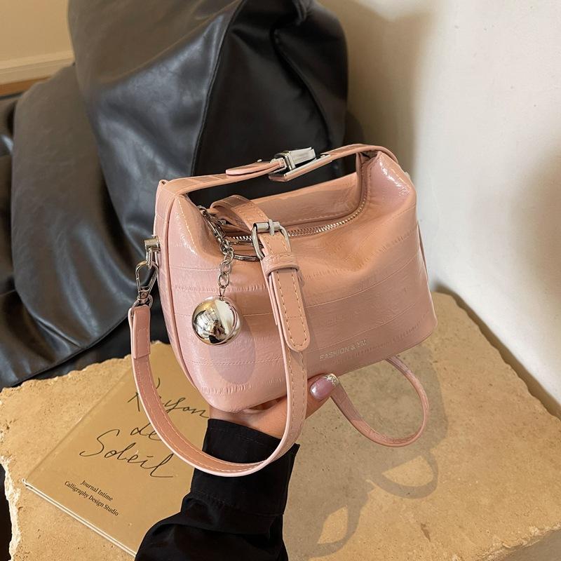 New Trendy Versatile Handbag Fashionable Shoulder Messenger Bag Commuter Women's Bag