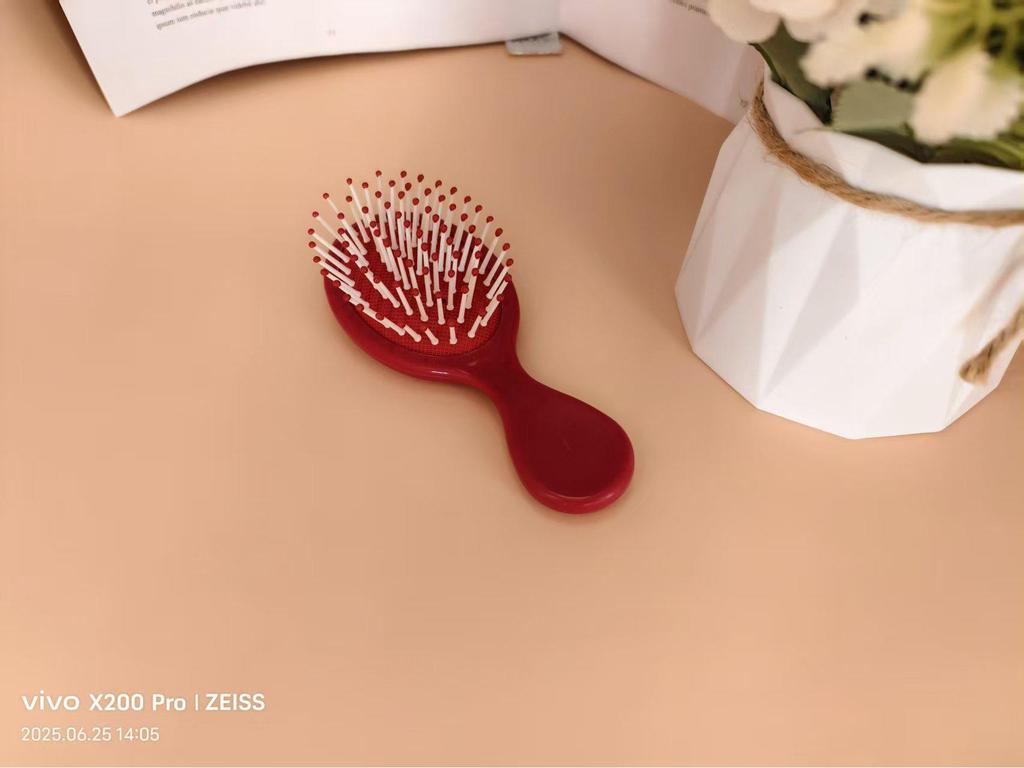 Mini Cute Cartoon Girl Air Cushion Massage Comb