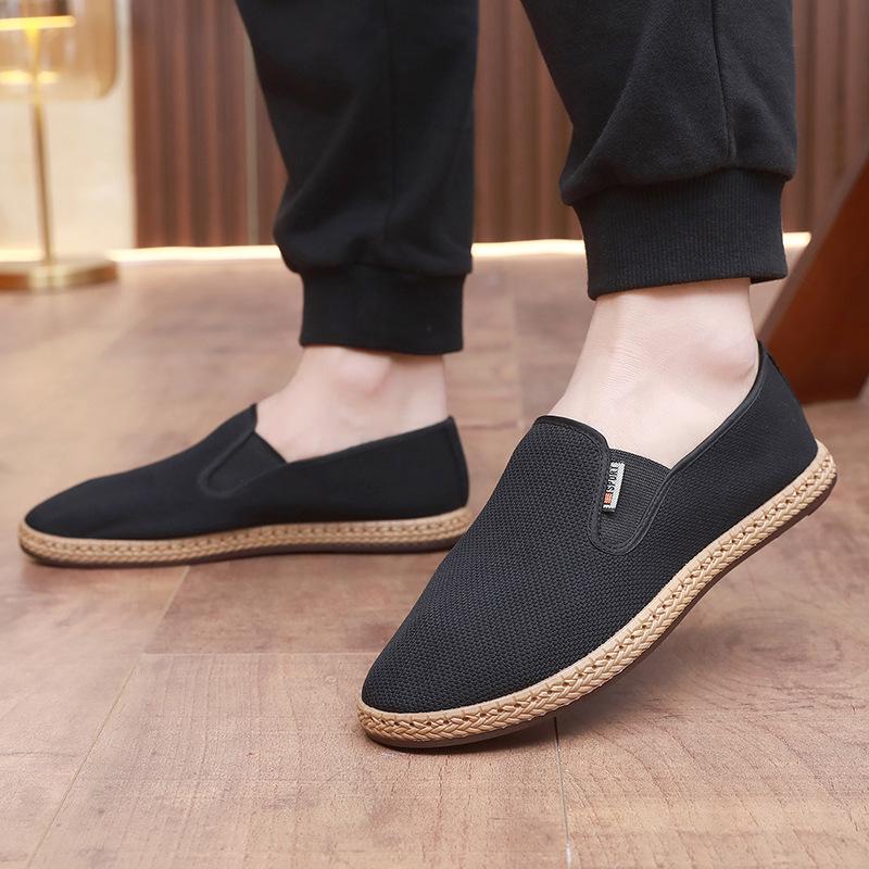 Novos sapatos de pano estilo Old Beijing para homem serão enviados em nome de um, sapatos de pai respiráveis, sola macia antiderrapante casuais para meia-idade e idosos, sapatos preguiçosos.