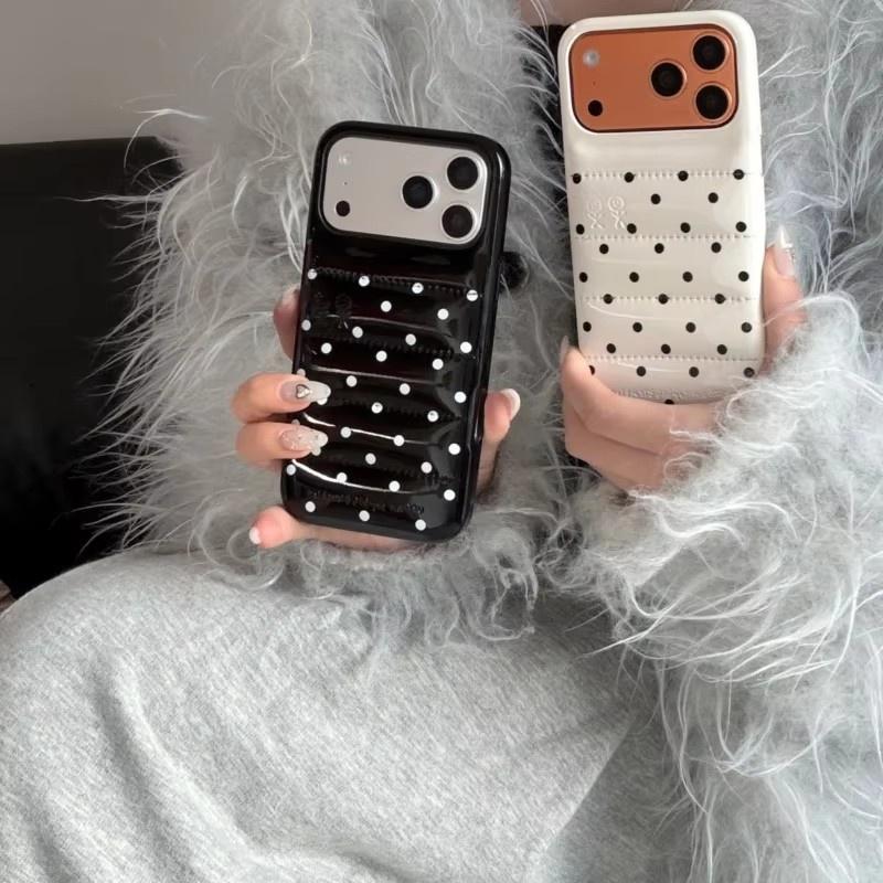 Korean fashion down jacket with black and white polka dots suitable for iPhone 17 17 Pro 17Promax 16 15 14 13 Promax back cover