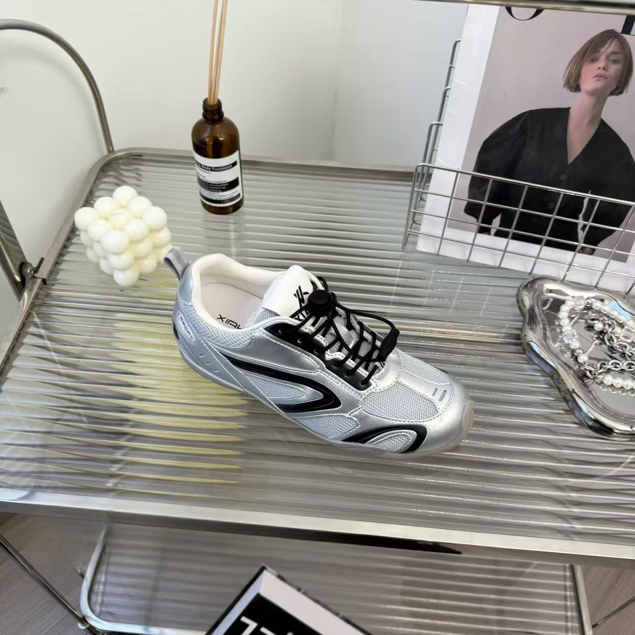 

Thick-soled inner height increase German training shoes women s 2025 summer new mesh breathable sports casual shoes racing shoes ins tide 40 серебряный