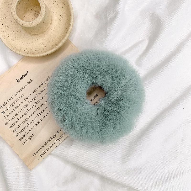 Fashion Hair Accessories 2026 New Colorful Fluffy Hair Band for Women Girls Ponytail Holder Hair Tie Plush Scrunchie Rubber Band