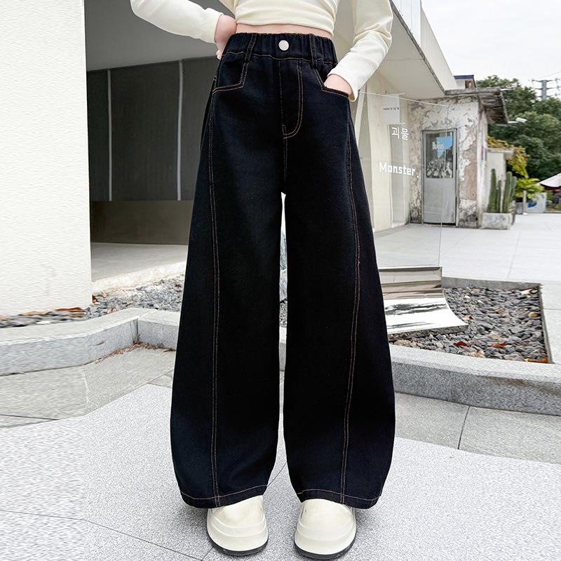 Girls' Wide-Leg Jeans - Fashionable Autumn Scimitar Pants for Middle Schoolers.