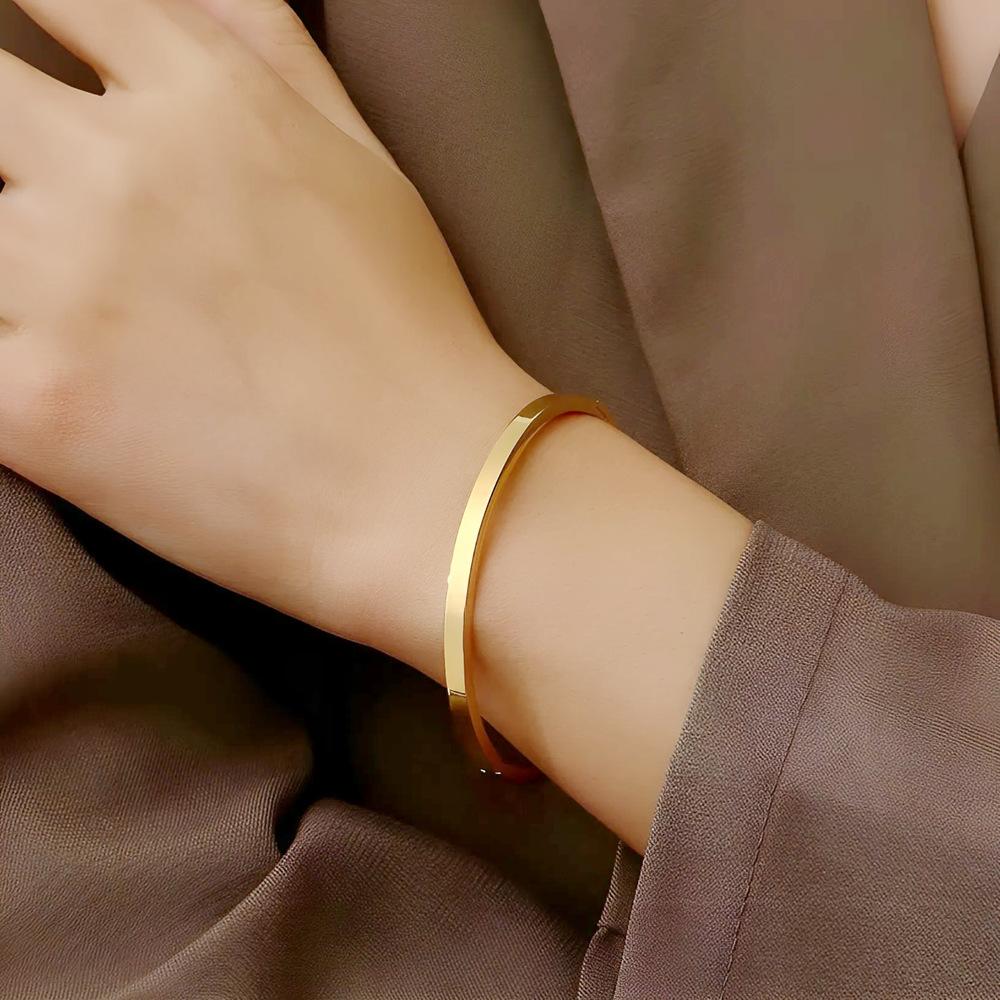 Lady's open bracelet with plain ring of stainless steel, fashionable bracelet