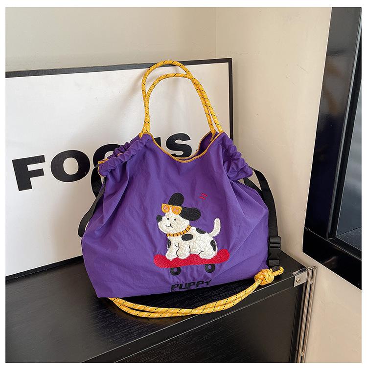 

2025 большая вместимость милая тканевая сумка сумка-тоут мультяшная вышитая сумка через плечо повседневная сумка-тоут на кулиске