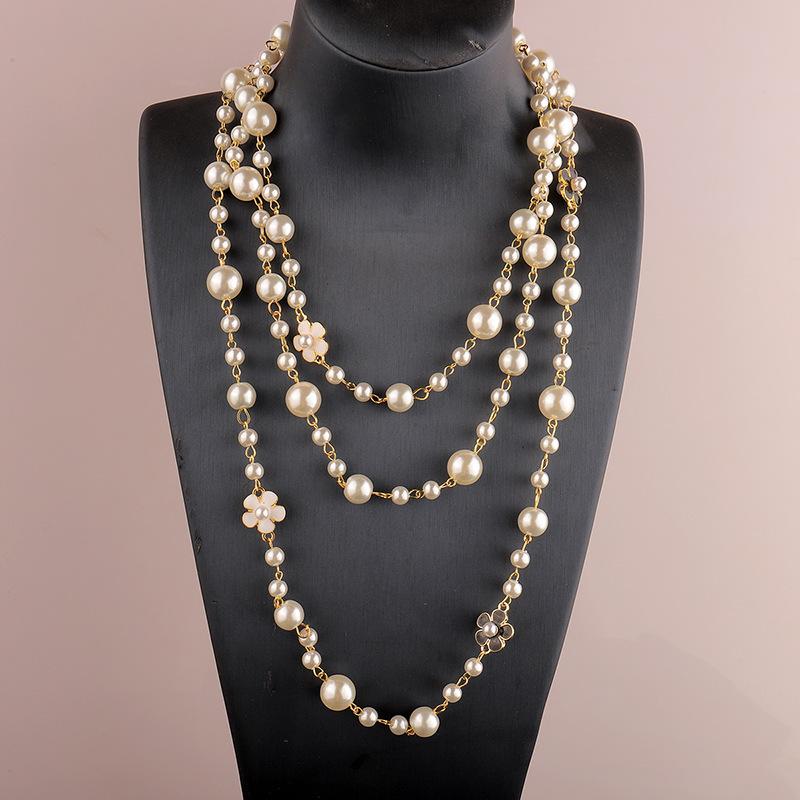 Four-leaf Clover Sweater Necklace - Stylish and Luxurious Long Pendant Necklace for Women