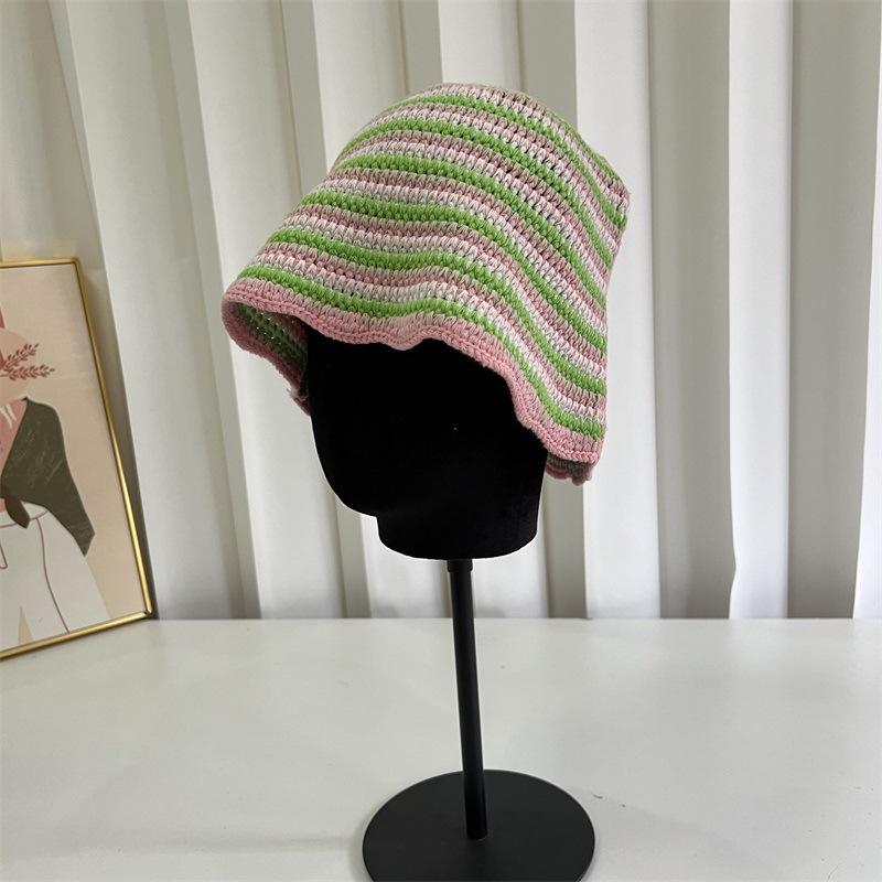 

New striped color matching knitted bucket hat for women s spring and summer small fresh contrasting colors Thin wool hat shows a small tide M（56-58cm） розовый