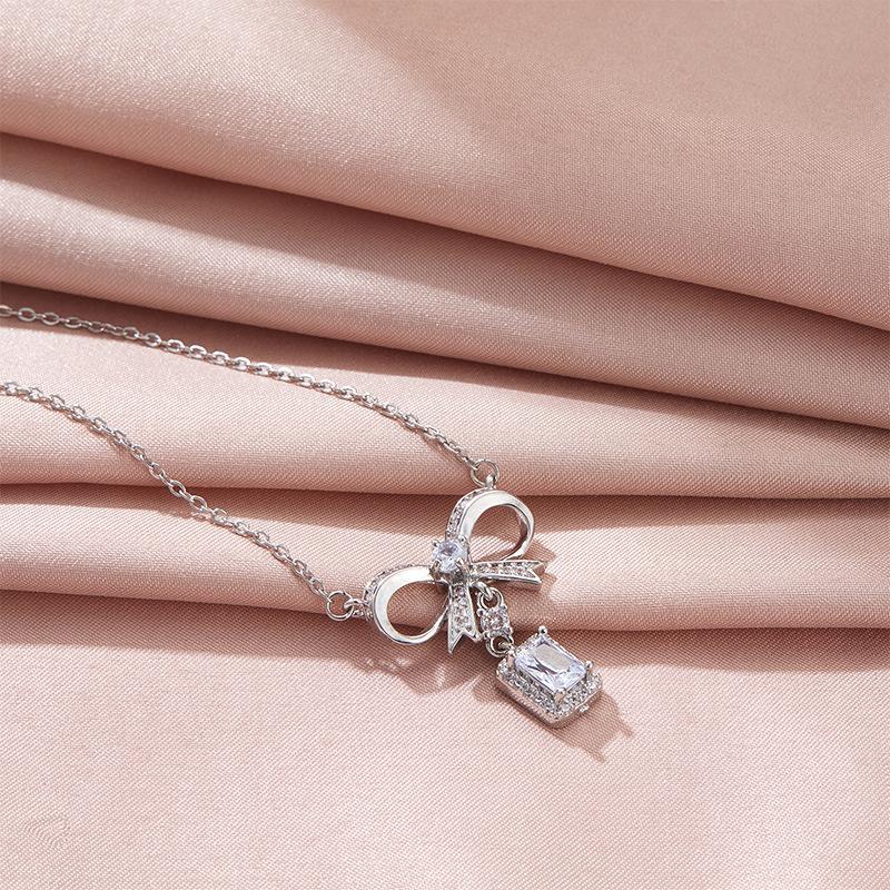 Bow Necklace Women'S Premium Sense Simple Daily Versatile Square Diamond Pendant Delicate Clavicle Chain