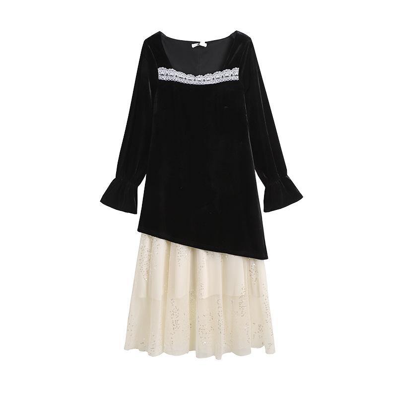 Plus-size Women's Fitted Black Velvet Dress with Retro Spliced Net Fabric. Spring/autumn Style.