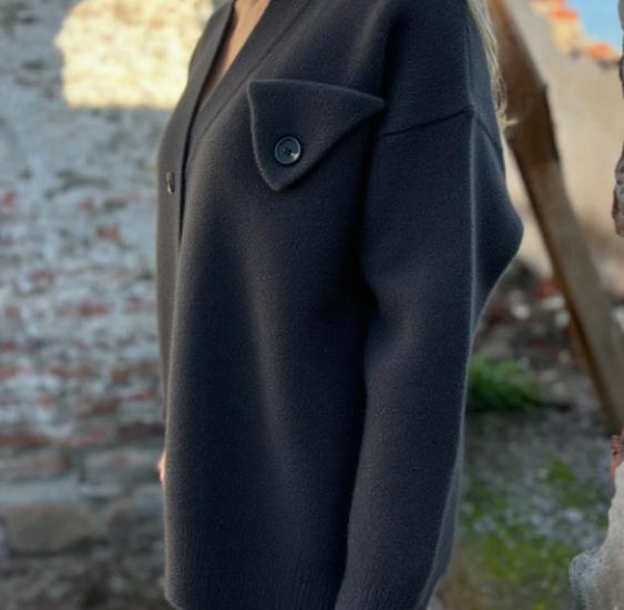 

Женский кардиган с треугольным карманом для карт, 2025, трансграничный: Новый модный зимний вязаный свитер с длинным рукавом Medium