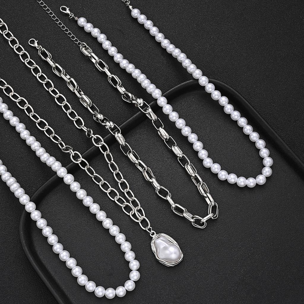 Vintage Multi Layer Imitation Pearl Necklace for Women Irregular Pearl Pendant Silver Chain Choker Elegant Daily Fashion Jewelry