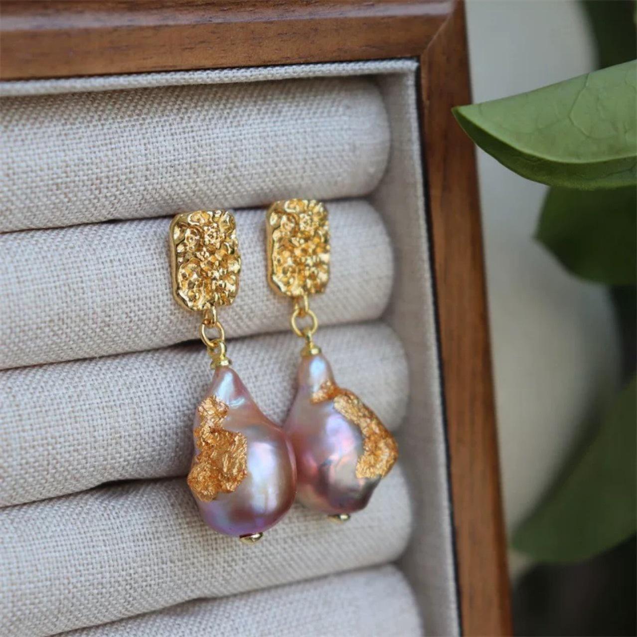 Новые дизайнерские французские ретро-средневековые серьги с натуральными, яркими, светло-фиолетовыми пресноводными жемчужинами в стиле барокко и золотой фольгой. Silver needle