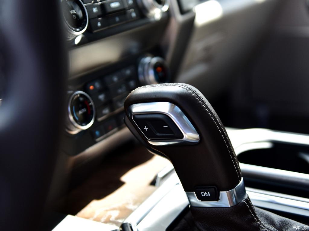 Tantan Carbon Fiber Gear Shift Knob for Ford Raptor F150 Interior Modification