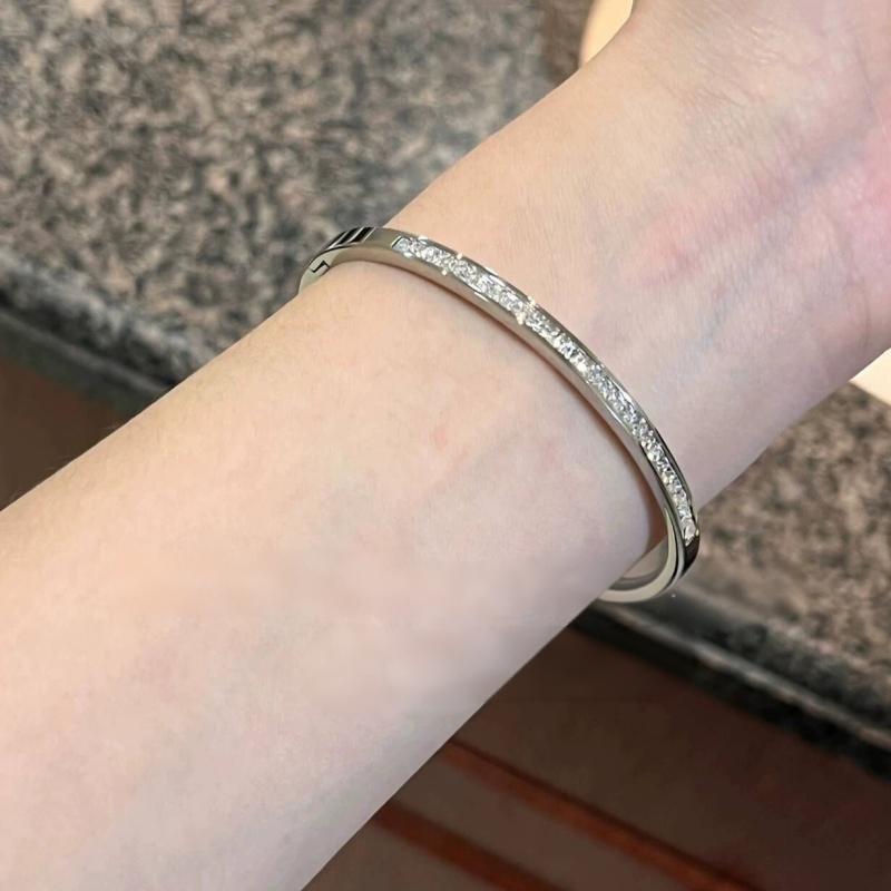 New Fashion Titanium Steel Sparking Zircon Banglle Bracelet for Women Non-fade Light Luxury Niche Bracelet Wrist Jewelry Gift
