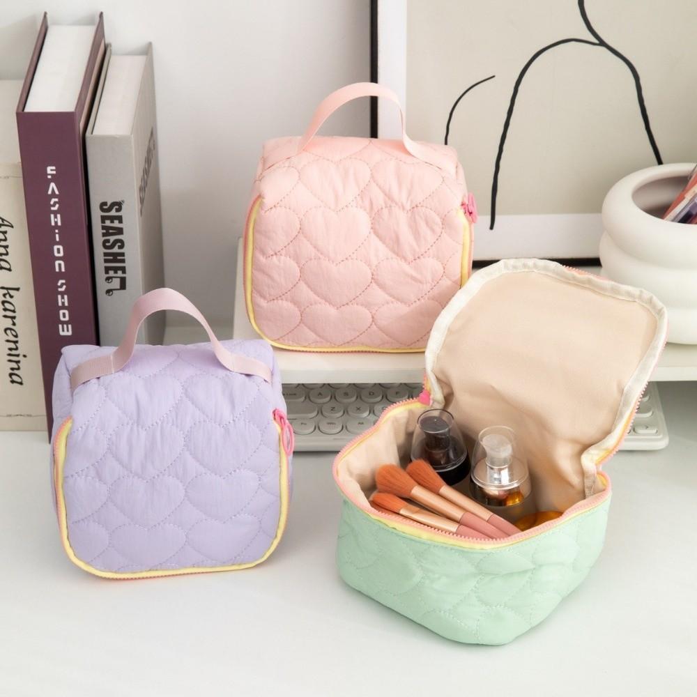 New Portable Makeup Bag Cute Love Pattern Large Capacity Travel Handbag Korean Version Makeup Storage Wash Bag Travel Use