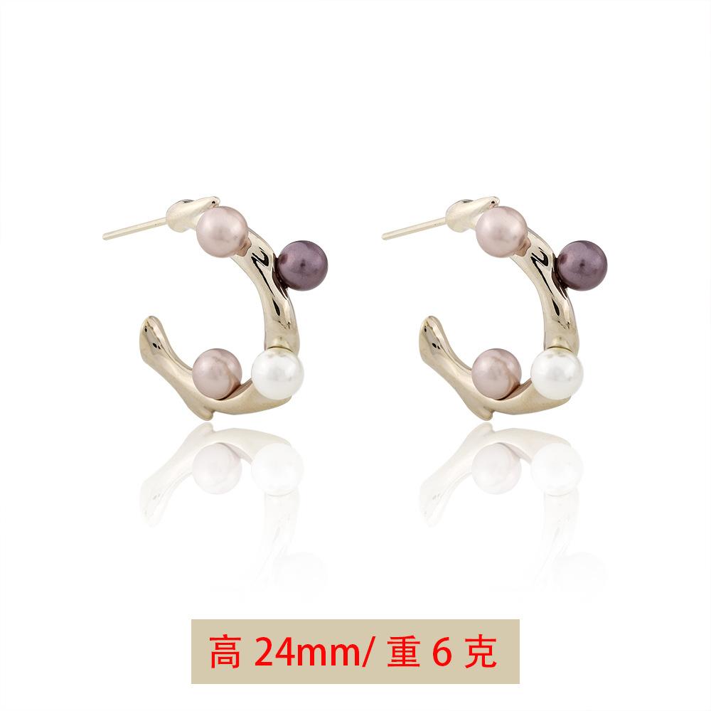 

Autumn and winter new flower pearl earrings retro court style fashion temperament earrings niche high-end ear buckles earrings