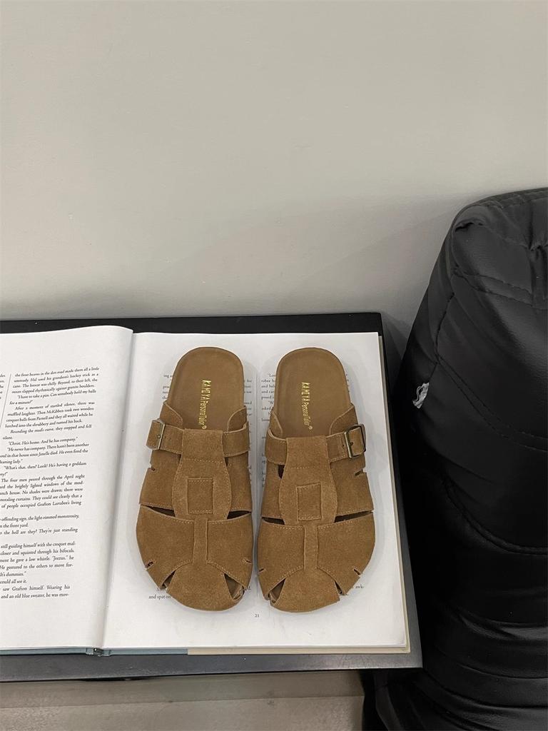 2025 new French small man with pointed head inner height increase thick heel single shoes women's shallow mouth one-word buckle Mary Jane women's shoe