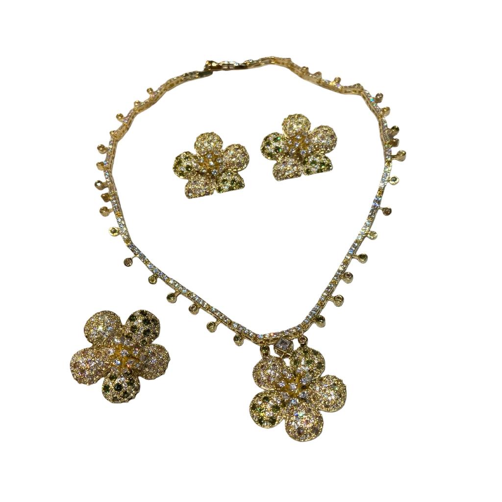 Heavy Industry Colored Treasure Flower Necklace, Gold-Plated, Exquisite High-Grade Electroplated Copper Inlaid Zircon Necklace Set.