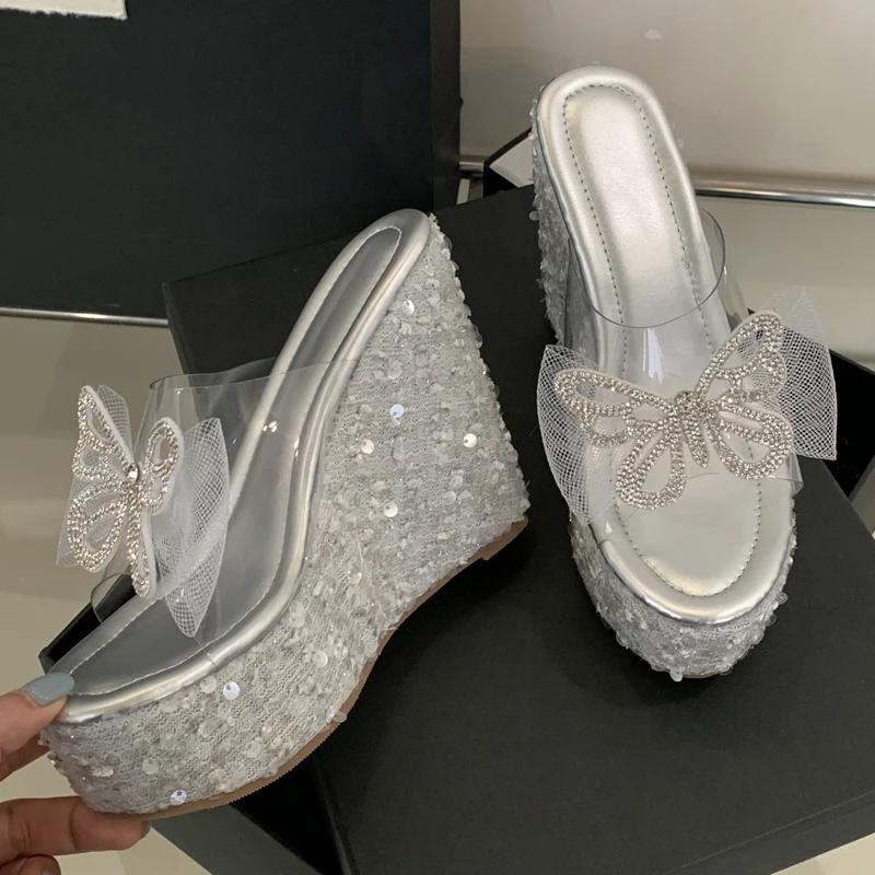 

Eilyken Летний Новый Дизайн Хрустальные Блестки Ткань Открытый Носок Шлепанцы Платформа Клинья Каблуки Женские ПВХ Прозрачные Туфли 35 серебряный