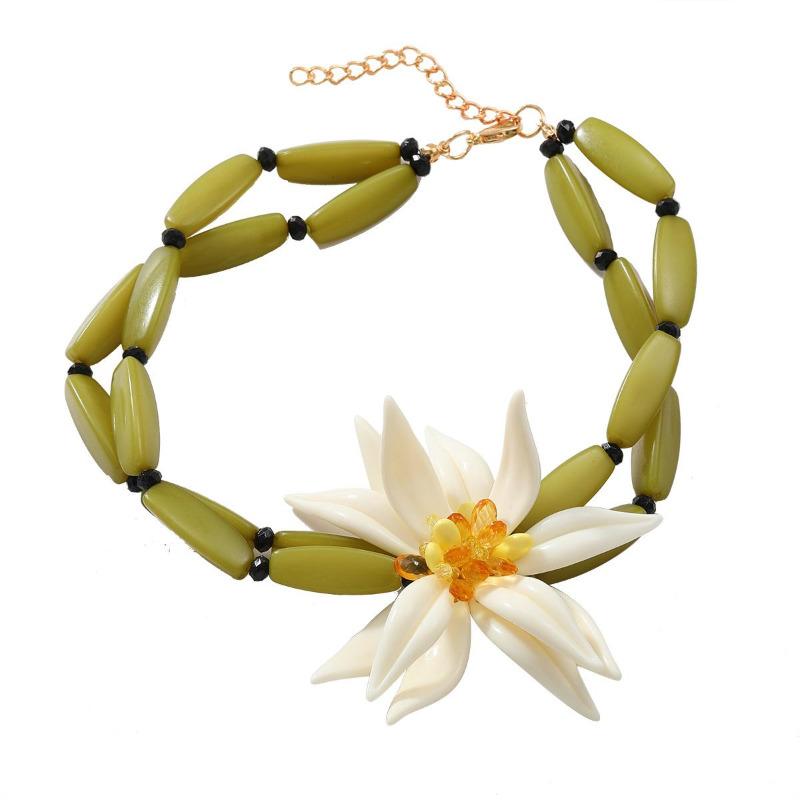 Elegante Set da 3 Pezzi: Orecchini pendenti in resina con perline e fiori, collana e bracciale da donna
