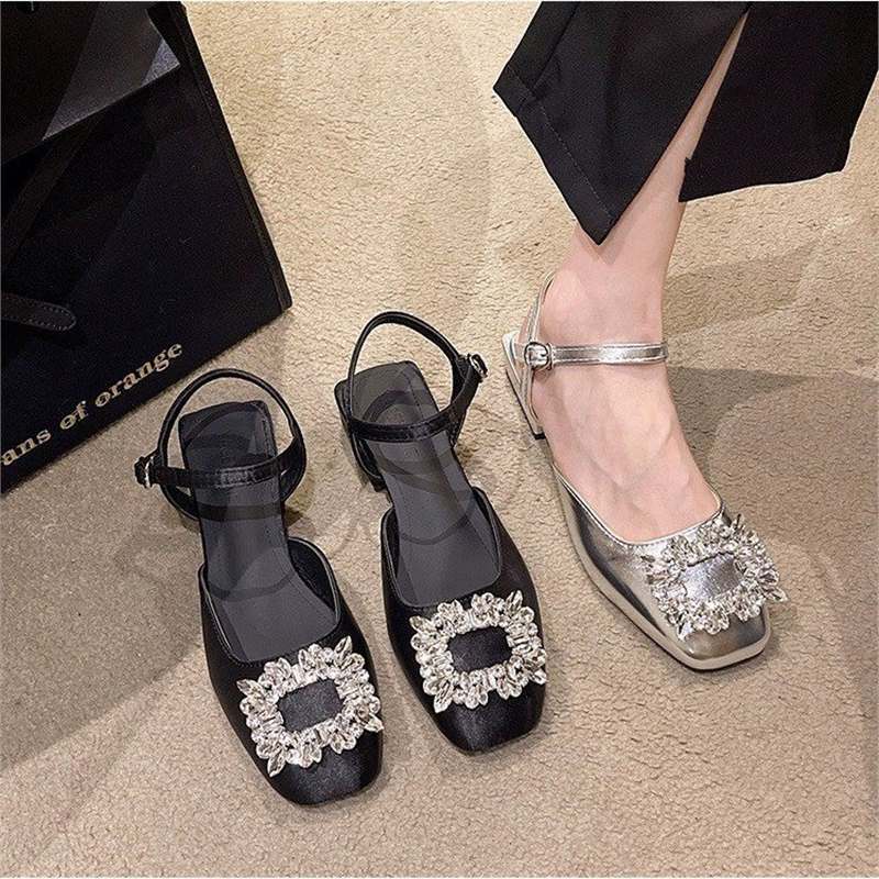 Mary Jane shoes in the summer of 2024, the new square buckle thick heel rhinestone bag head low heel sandals, and the back empty one-word strap single