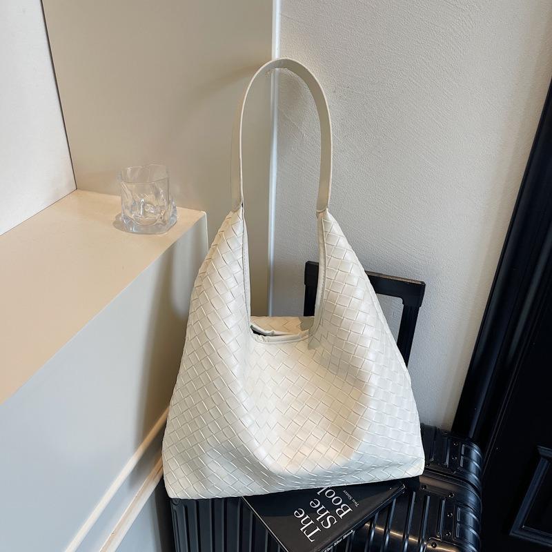 New fashion niche popular solid color woven tote bag versatile shoulder women's bag