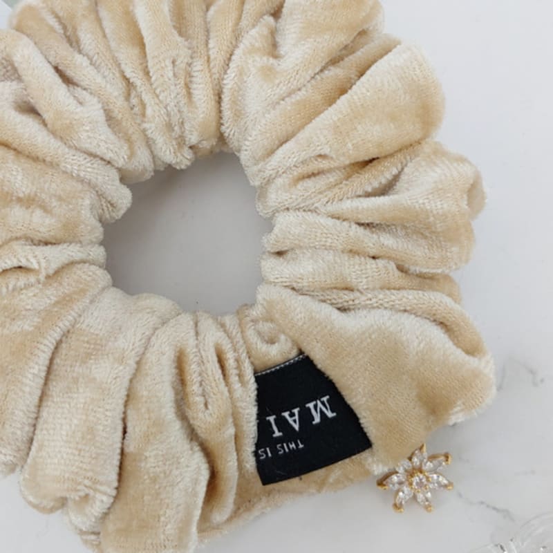 MAIA Velvet Crystal Gopchang Shushu - Ivory