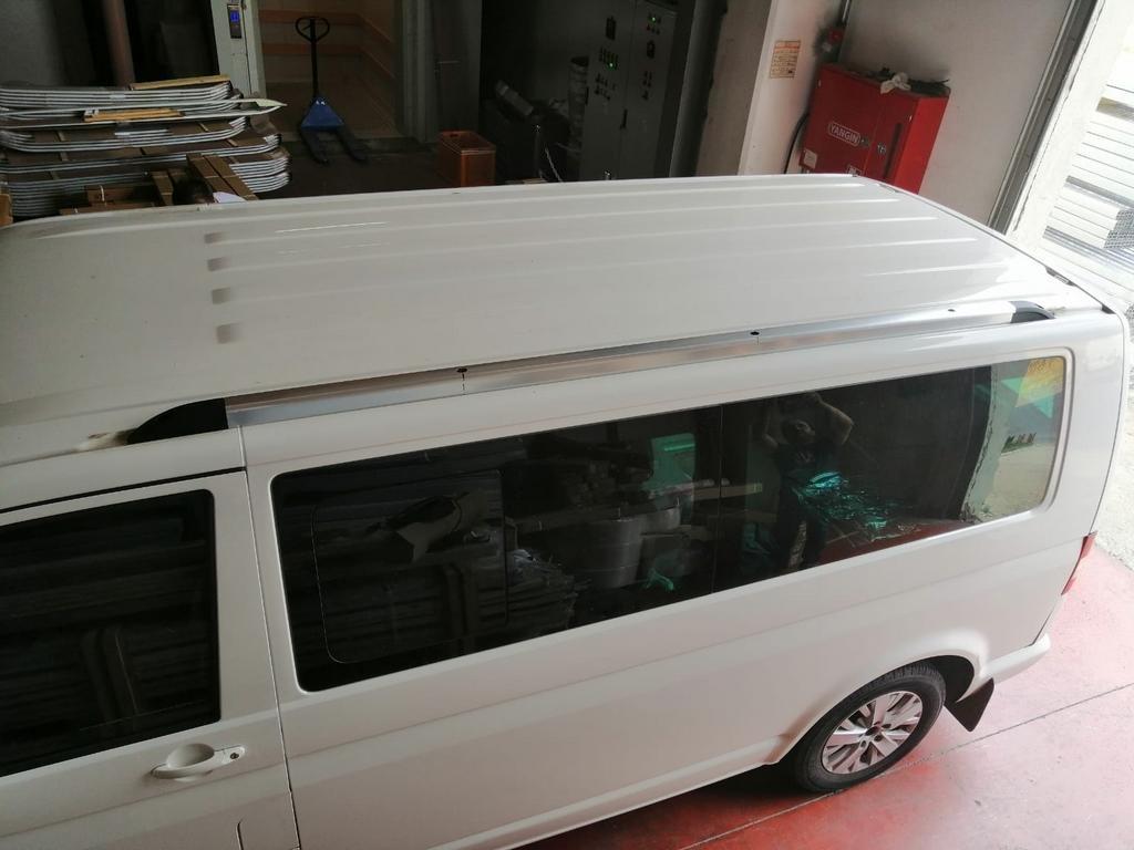 Integrated Roof Rails (chromium) Short Base for Volkswagen T5 Caravelle 2004-2010