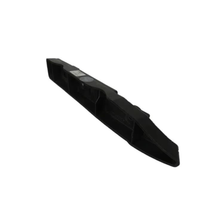 Stoßfängerhalter vorne für 2014-2016 Maserati Ghibli, Teilenummern 670004830 & 670004829.