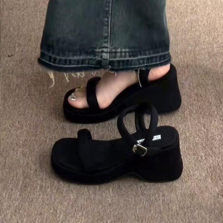 

French small man height increase muffin Roman sandals 2025 new summer versatile wedge heel thick sole word with sandals women 40